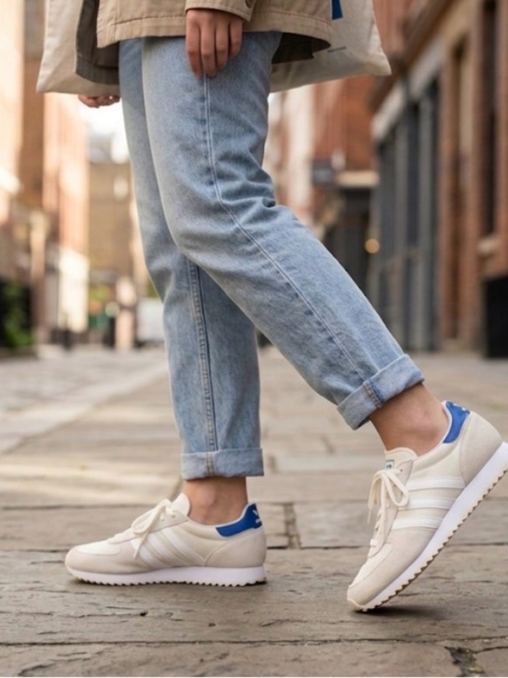 adidas Women's Cream and Blue Retro Runner Sneakers